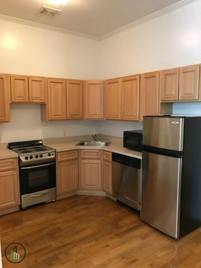 New University Pen And Stationery, Bleecker Street, New York, NY 10012, USA | 2 bed apartment for rent
