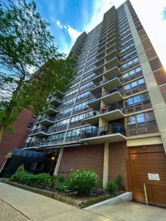 Image 3 - Park View Tower, 2740 North Pine Grove Avenue, Chicago, IL 60614, USA - Condo for rent