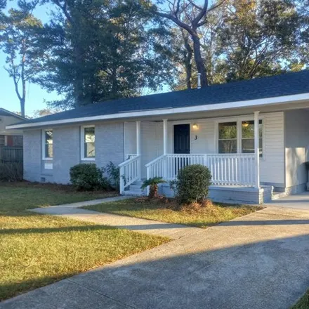 Buy this 4 bed house on 5 Summit Avenue in Ararat, Berkeley County