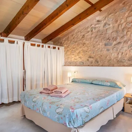 Rent this 3 bed townhouse on 07250 Vilafranca de Bonany