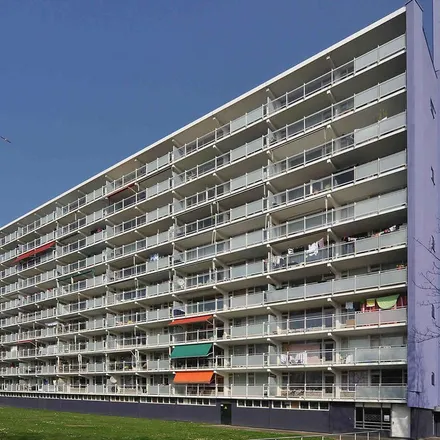 Rent this 3 bed apartment on Londen in Lissabonweg, 3137 LA Vlaardingen