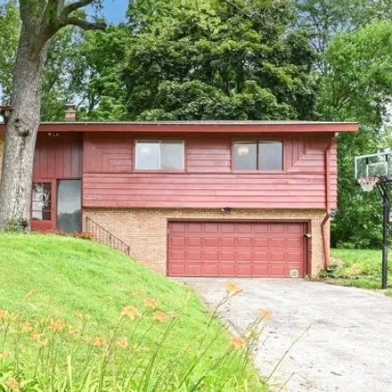 Buy this 3 bed house on 2724 W Vera Ave in Glendale, Wisconsin