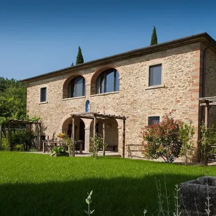 Rent this 8 bed house on 52031 Anghiari AR