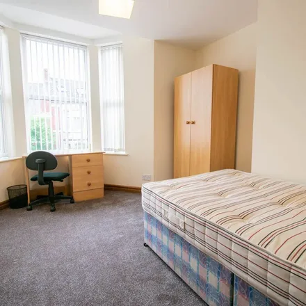 Rent this 6 bed apartment on Wolseley Gardens in Newcastle upon Tyne, NE2 1HR