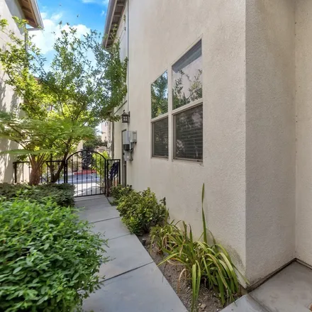 Image 5 - 9352 Condor Court, Los Angeles, CA 91331, USA - House for sale