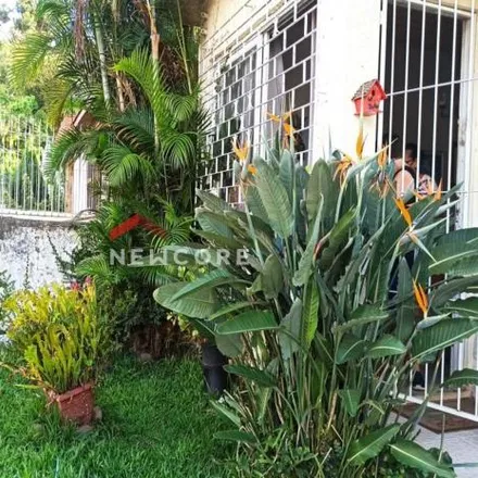 Buy this 2 bed house on Avenida Engenheiro José Maria de Carvalho in Vila Ipiranga, Porto Alegre - RS