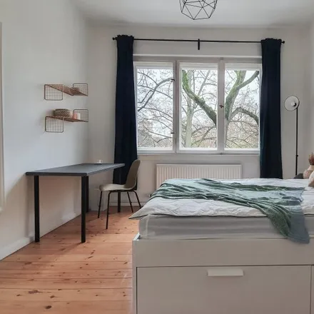 Rent this 2 bed room on Friedrichsbrunner Straße 39 in 12347 Berlin, Germany