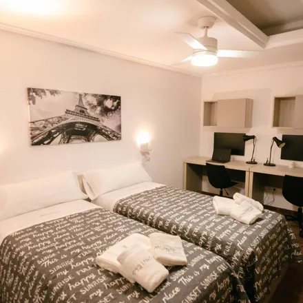 Rent this 6 bed room on Parking AZA Central in Carril Bici de la Ronda Interior, 46004 Valencia