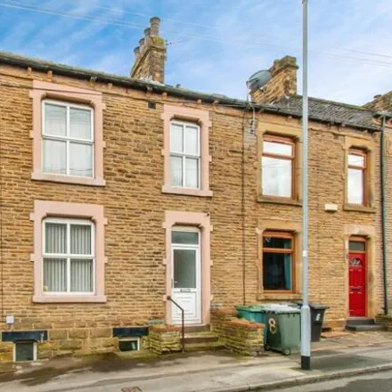 Buy this 3 bed townhouse on Chapel Street in Tingley, WF3 1RE