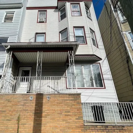 Image 4 - 358 Avenue E, Port Johnson, Bayonne, NJ 07002, USA - Apartment for rent