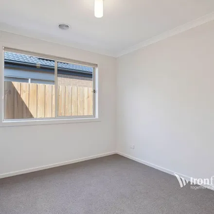 Image 3 - 43 Melaan Way, Clyde North VIC 3978, Australia - Apartment for rent