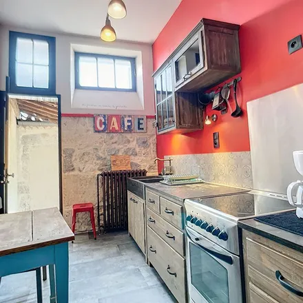 Rent this 3 bed apartment on 15 Rue la Fayette in 47600 Nérac, France