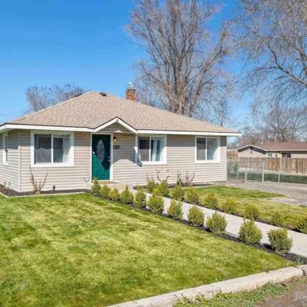 Buy this 3 bed house on 912 Idaho Avenue in Filer, Twin Falls County