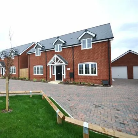 Buy this 4 bed house on unnamed road in East End, CO11 1NS