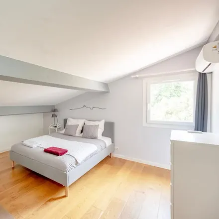 Rent this 4 bed house on Saint-Maximin-la-Sainte-Baume in Boulevard Jean Jaurès, 83470 Saint-Maximin-la-Sainte-Baume