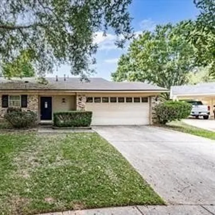 Rent this 3 bed house on 4700 General Scott Place in Southgate Estates, Bossier City