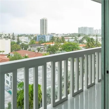 Image 5 - 7620 Carlyle Avenue, Atlantic Heights, Miami Beach, FL 33141, USA - Condo for sale