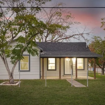 Buy this 3 bed house on 322 North Houston Avenue in New Braunfels, TX 78130