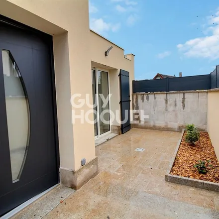 Rent this 4 bed apartment on 5 Avenue Curie in 92370 Chaville, France