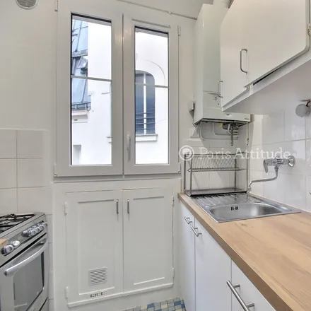 Image 5 - 4 Rue Duhesme, 75018 Paris, France - Apartment for rent