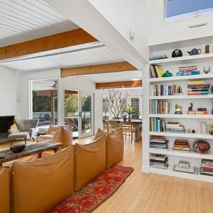 Image 3 - 2915 Westbrook Avenue, Los Angeles, CA 90046, USA - House for sale