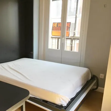 Rent this 2 bed apartment on Madrid in Calle de Toledo, 62