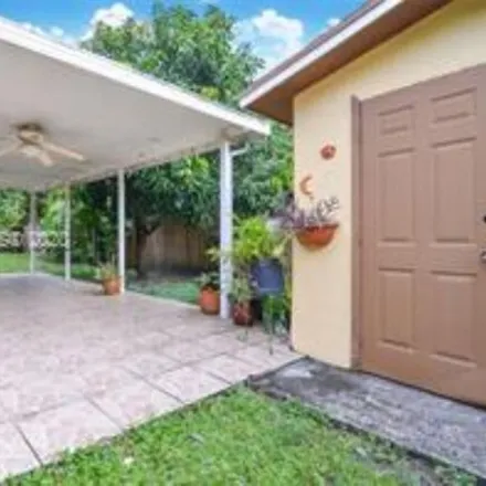 Image 3 - 19337 Northwest 62nd Avenue, Hialeah Gardens, FL 33015, USA - House for rent