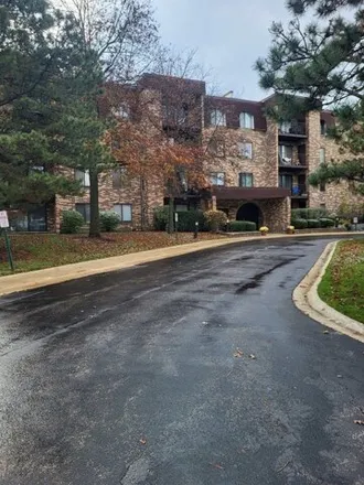 Buy this 2 bed condo on 2200 Vista Court in Northbrook, IL 60062