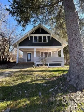 Buy this 6 bed house on 157 North Pine Street in Troy, ID 83871