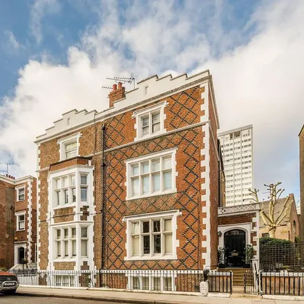 Rent this 1 bed duplex on 8 Caranday Villas in London, W11 4QN