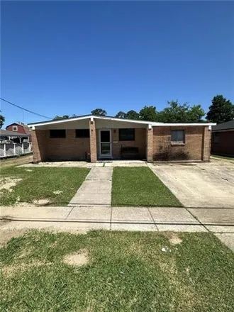 Buy this 3 bed house on 820 Veterans Memorial Blvd in Kenner, Louisiana