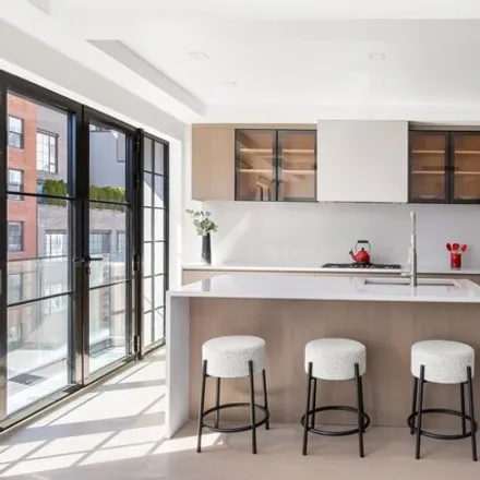 Image 2 - 327 East 22nd Street, New York, NY 10010, USA - Condo for sale