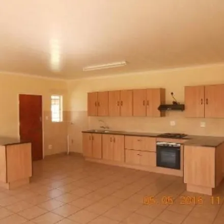 Image 1 - Strumosa Road, Geelhoutpark, Rustenburg, 0299, South Africa - Townhouse for rent
