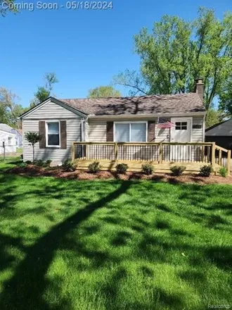 Buy this 4 bed house on 6147 Catalpa Avenue in Sterling Heights, MI 48314