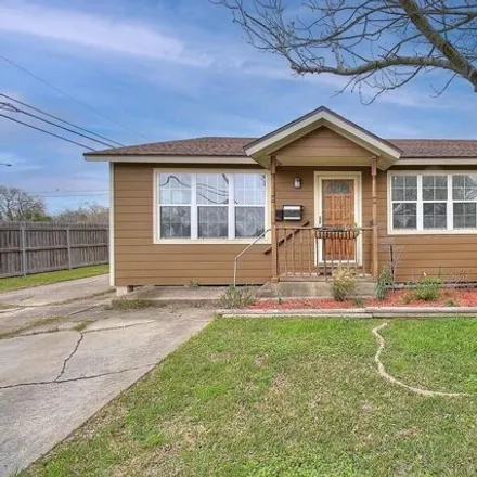 Rent this 3 bed house on Mcardle @ Waltham in McArdle Road, Corpus Christi