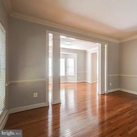 Image 7 - 301 Silver King Lane, Rockville, MD 20850, USA - House for sale