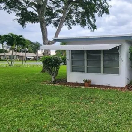 Rent this 2 bed house on 1199 South Drive in Kingsland, Delray Beach