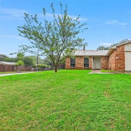 Buy this 3 bed house on 5060 Ottawa Lane in Arlington, TX 76017