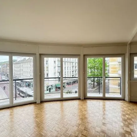 Image 5 - 2 Place du Général de Gaulle, 76000 Rouen, France - Apartment for rent