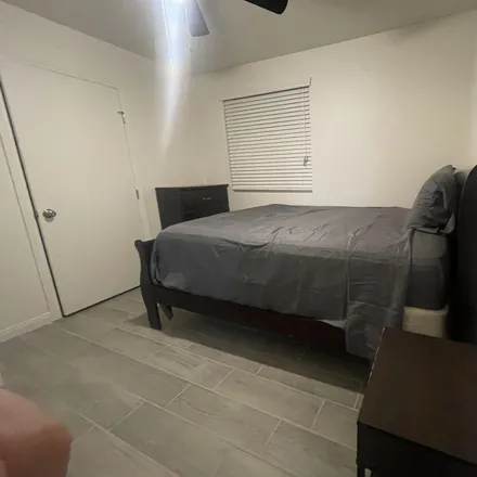 Rent this 5 bed room on Las Vegas in Eastland Heights, US