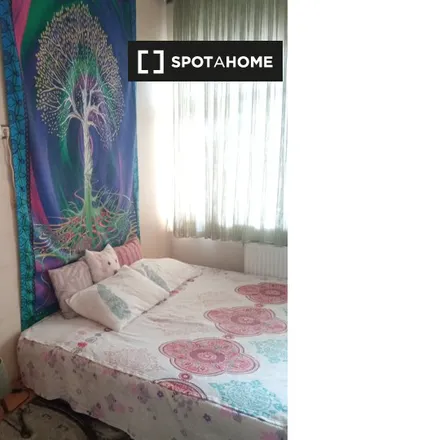 Rent this 2 bed room on Yeni Yol Caddesi in 34381 Şişli, Turkey