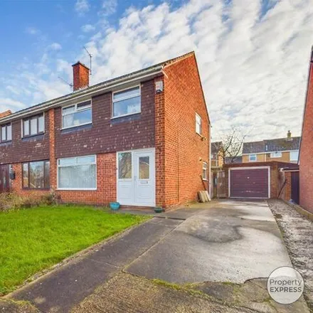 Buy this 3 bed duplex on Guildford Road in Redcar and Cleveland, TS6 0PZ