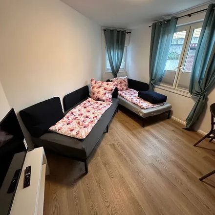 Rent this 3 bed apartment on Molsheimer Straße 5 in 68229 Mannheim, Germany