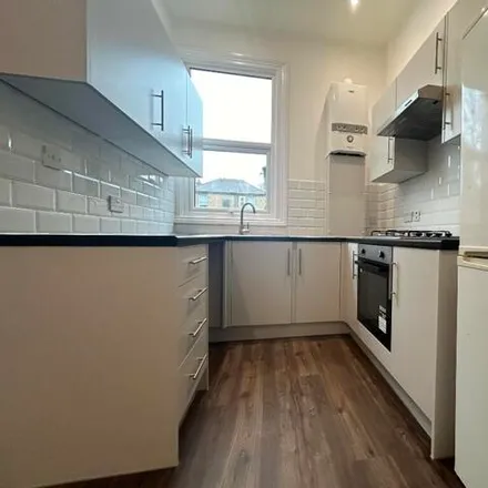 Image 4 - 65 Windsor Road, London, E7 0QY, United Kingdom - Apartment for rent