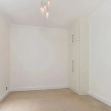 Image 7 - Hanover House, St John's Wood High Street, London, NW8 7AB, United Kingdom - Apartment for rent