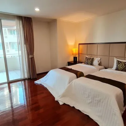 Rent this 3 bed apartment on DH Grand Tower in 14, Soi Phrom Mit