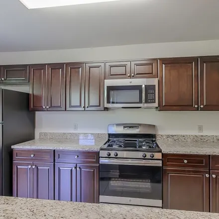 Rent this 3 bed apartment on Powder Mill Heights in Gates Court, Morris Plains