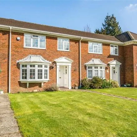 Buy this 3 bed townhouse on 9 Ashridge Close in Westwood Park, Southampton