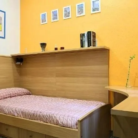 Rent this 1 bed apartment on Escola de les Aigües in Carrer de Sardenya, 08001 Barcelona