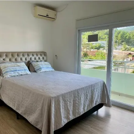 Rent this 2 bed apartment on Rua Itapuã in Itacorubi, Florianópolis - SC